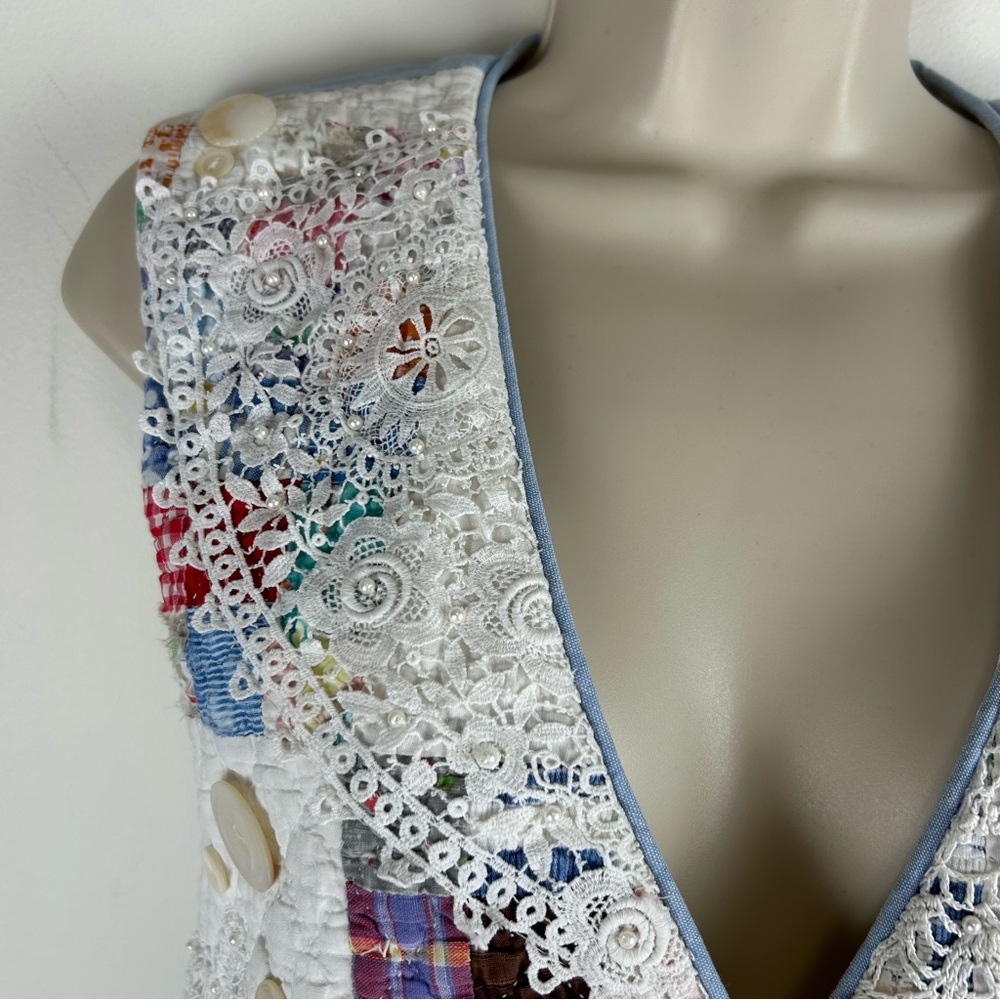 Vintage Patchwork Lace Button Quilt Vest Sz M Cot… - image 7